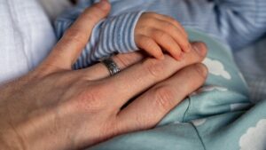 Jak wspierać rozwój umiejętności poznawczych u dzieci: gry i zadania rozwijające mózg